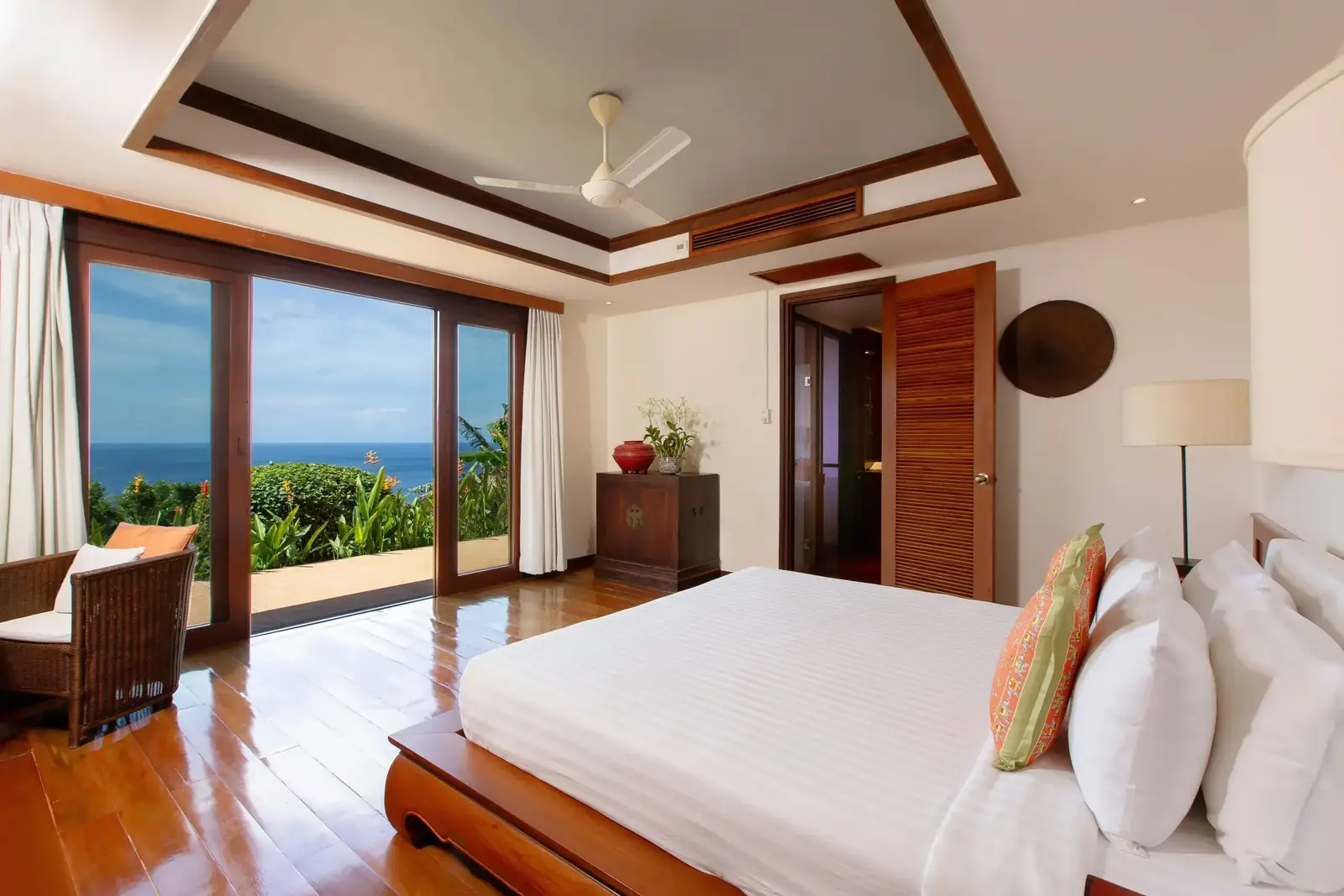 Bedroom 4 king ocean view terrace