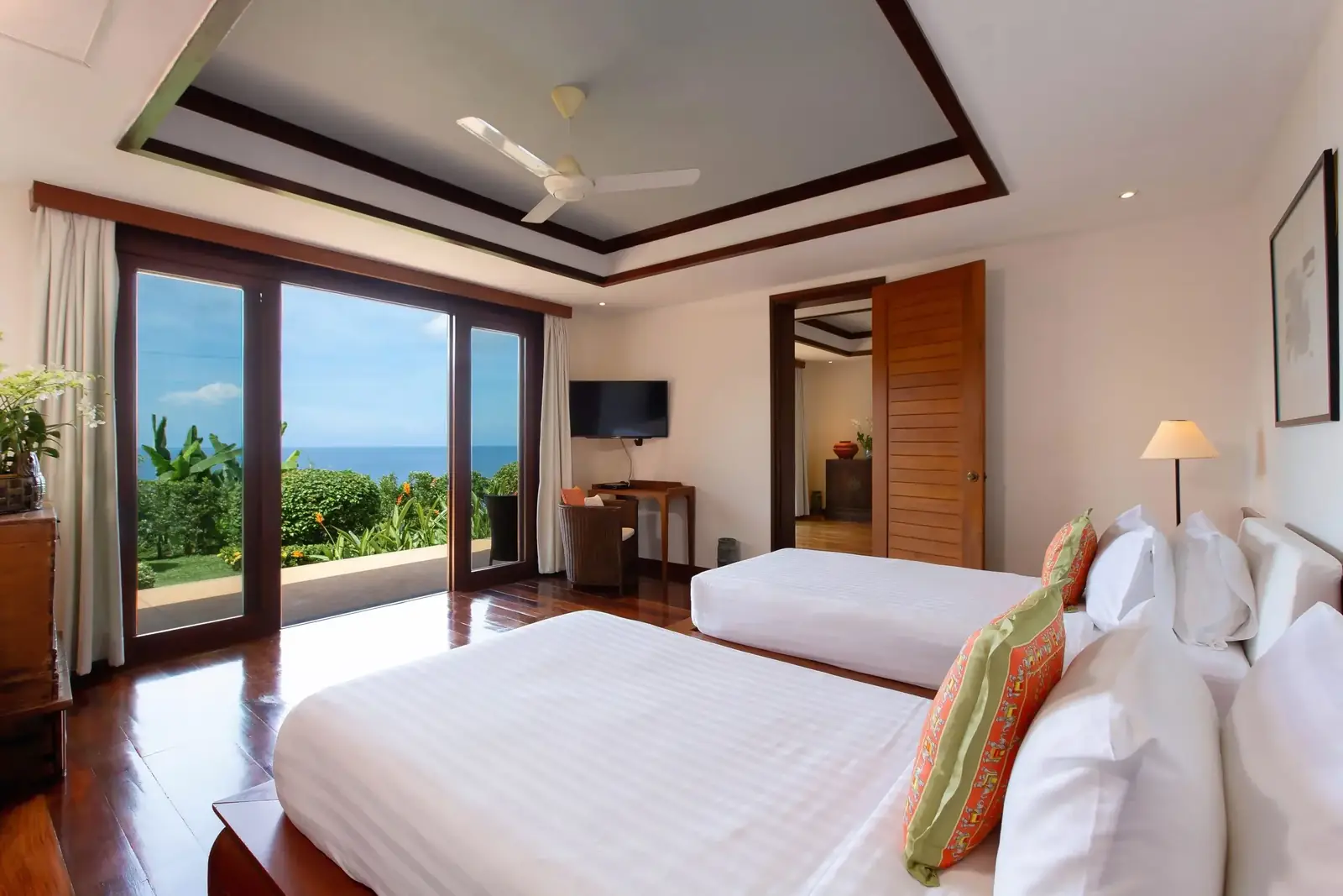 Bedroom 5 twin ocean view terrace