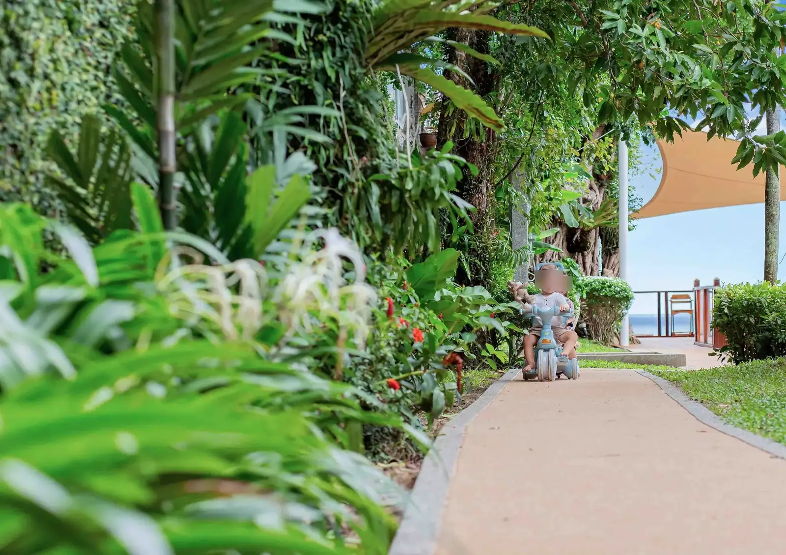 Garden path play